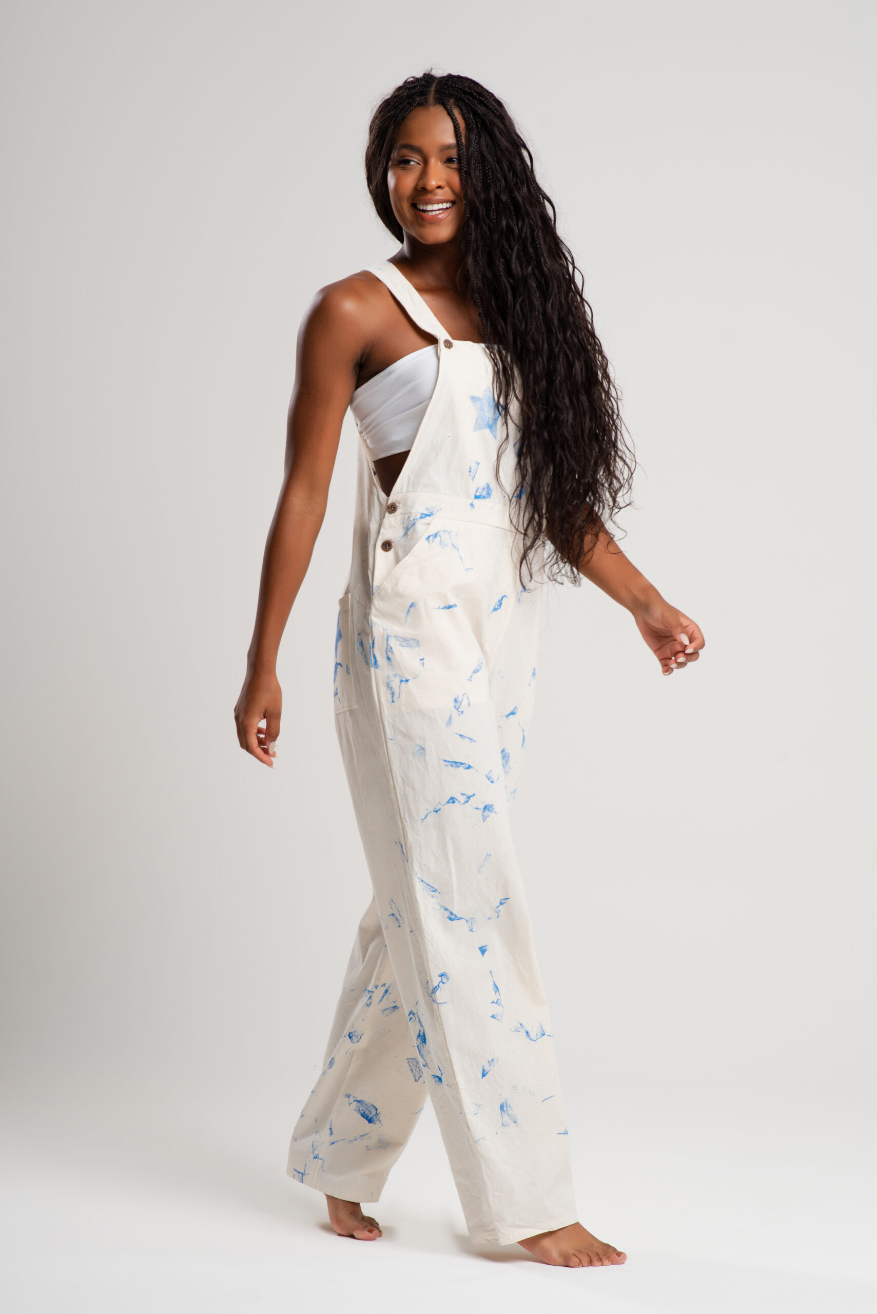 Jardineira de Algodão Cru com Estampa Manual - Image 2