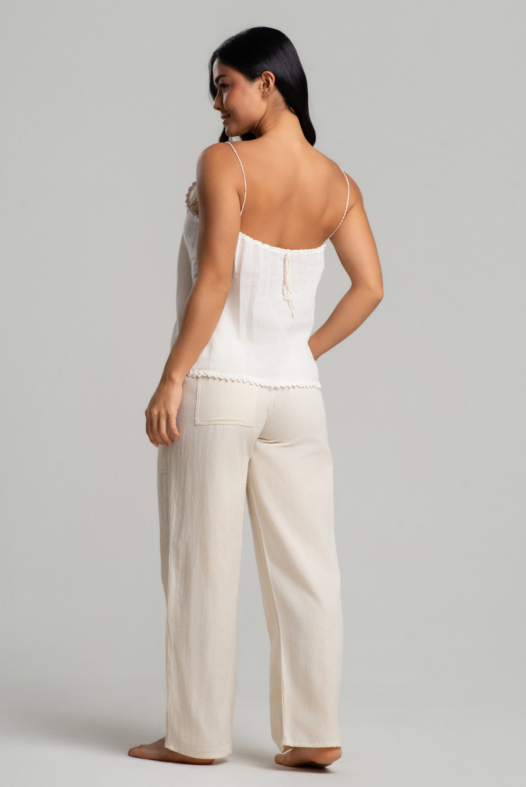 Conjunto em Algodão Cru e Crochê - Blusa e Calça - Imagem 2