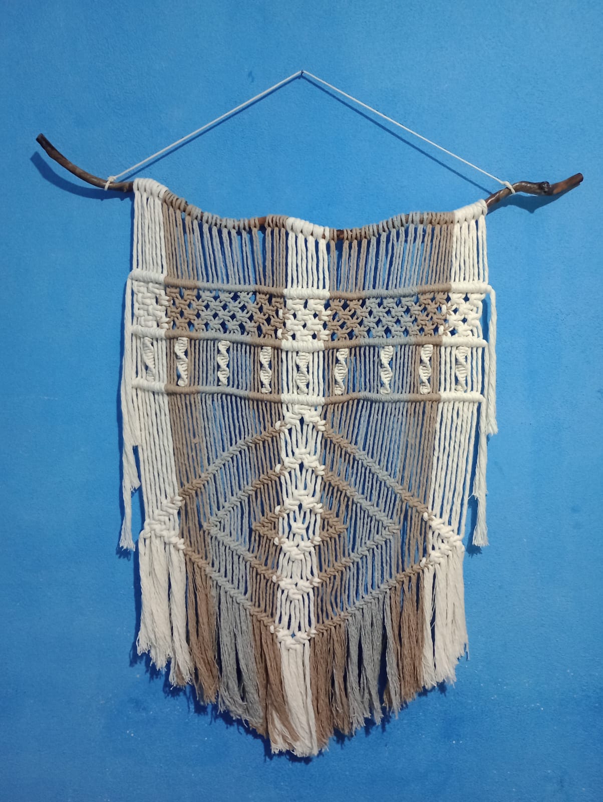Painel de Macramê Grande Boho - Algodão e Madeira Natural