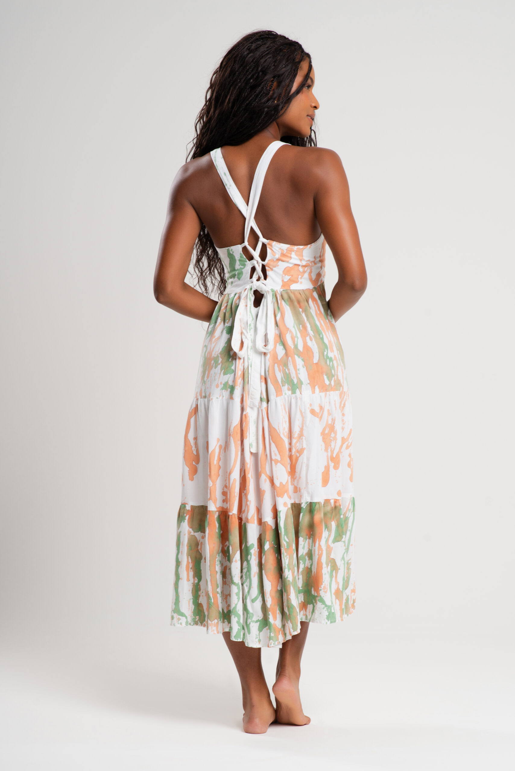 Vestido Aquarela Ajustável em Viscose de Algodão: Arte e Movimento - Imagem 2